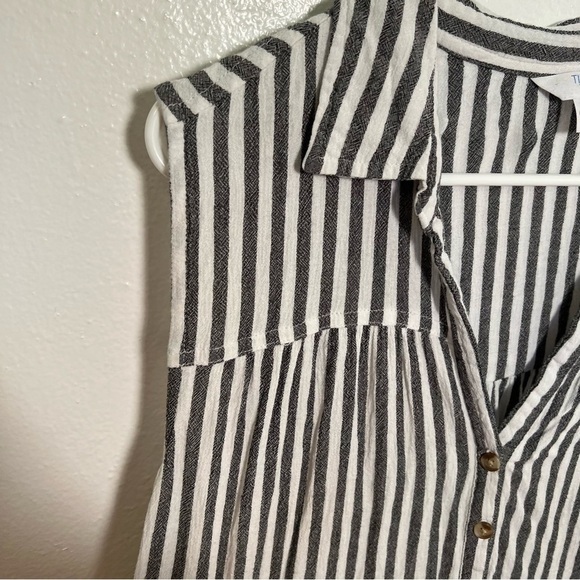 Time and Tru Popover Tank Top White Gray Stripe - Picture 5 of 12